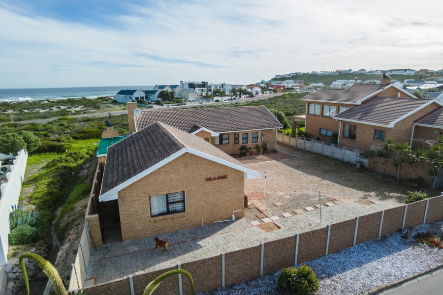 4 Bedroom Property for Sale in Yzerfontein Western Cape